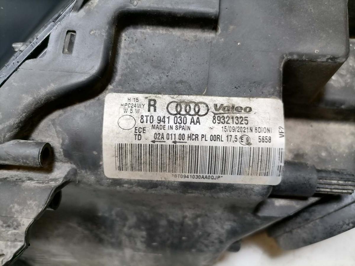 Audi A5 8T original Scheinwerfer vorn rechts Halogen Bj.2009